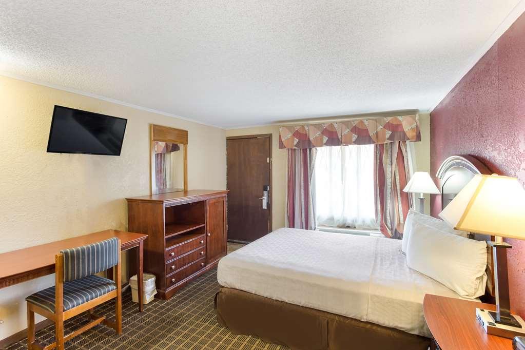 Knights Inn Ashland Room photo